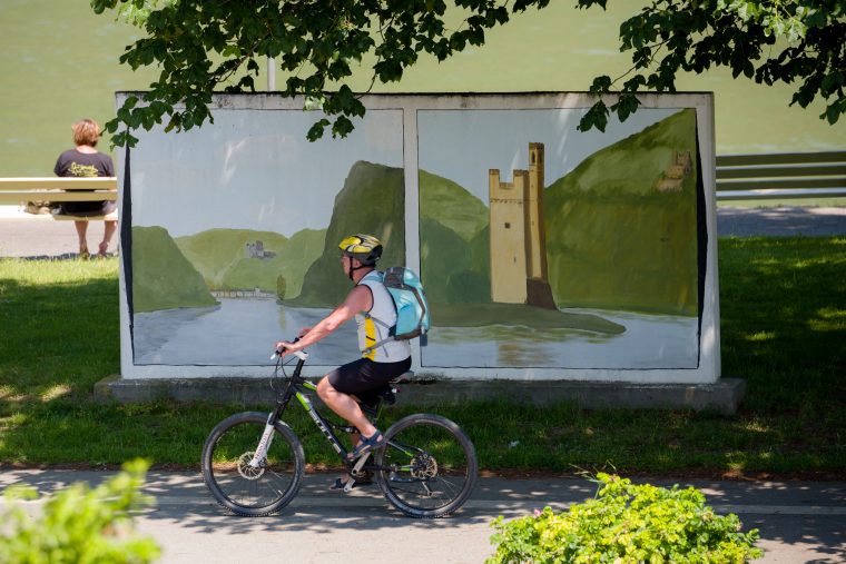Radfahrer am Rheinufer in Oberwesel. (Foto: Piel media)